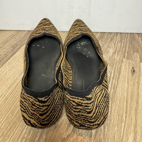 Mia Izzy Tiger Stripe Knit Pointy Toe Tan and Black Ballet Flats Women US 9 - Picture 2 of 2